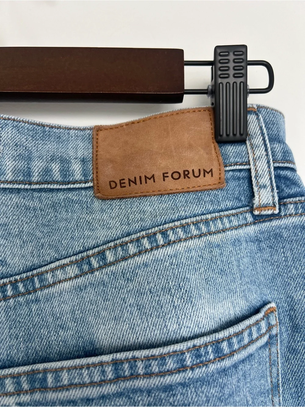 Denim Forum Twiggy High Rise Flare Jeans Size 26 - Picture 7 of 8
